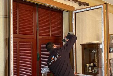 Comment poser facilement une fenêtre PVC en rénovation ?